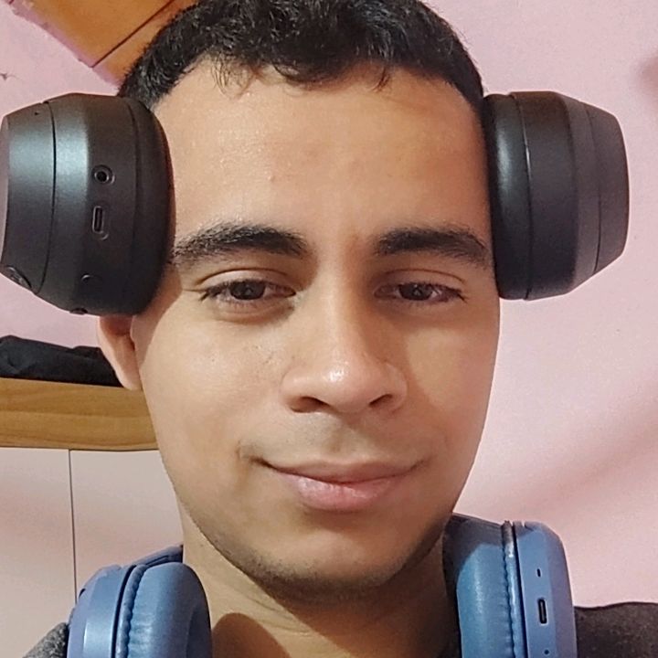 Profile Picture of RobertResk (@robertresk7) on Tiktok