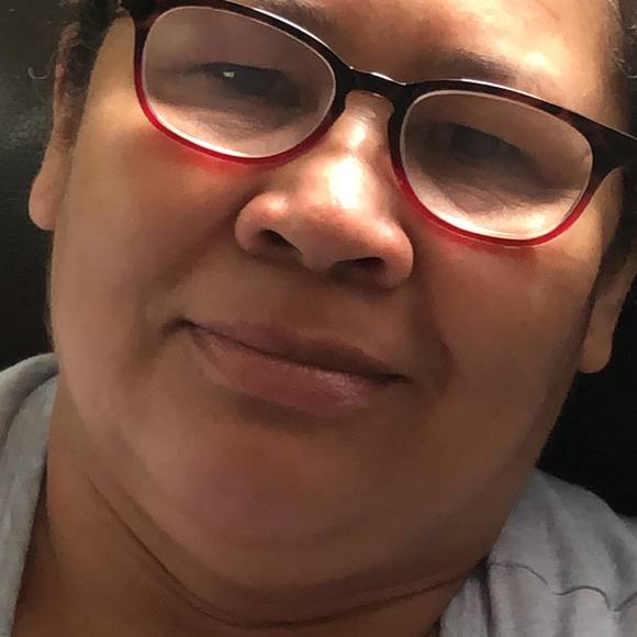 Profile Picture of Dora Ramos (@doraramos87) on Poshmark