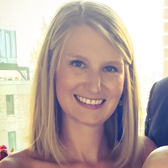 Profile Picture of Sara Bergerson (@sjbergs) on Poshmark