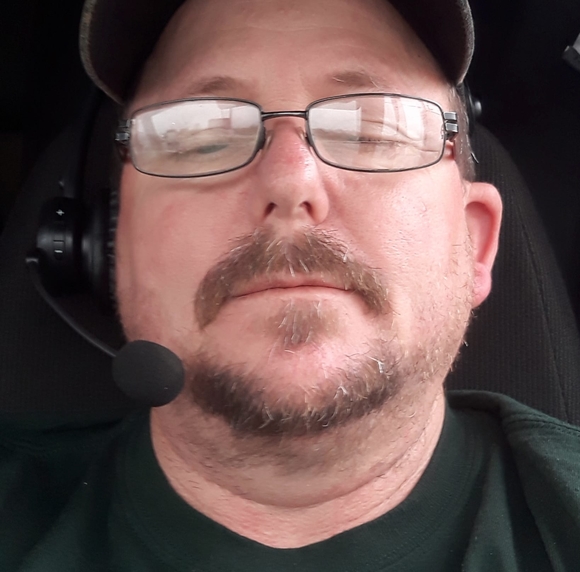 Profile Picture of Mike Helton (@heltonm067) on Poshmark