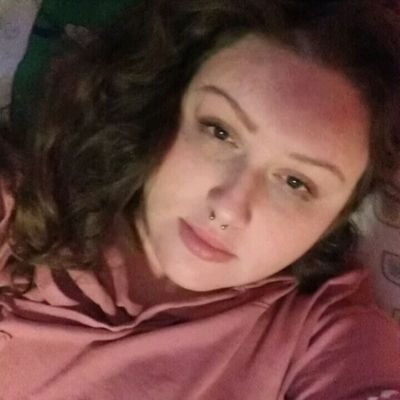 Profile Picture of Sarah Michelle Honos (@SarahInDaHouse) on Twitter