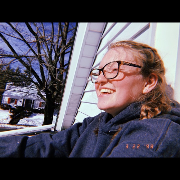 Profile Picture of Zoe Wolfe (@zoewolf3) on Poshmark