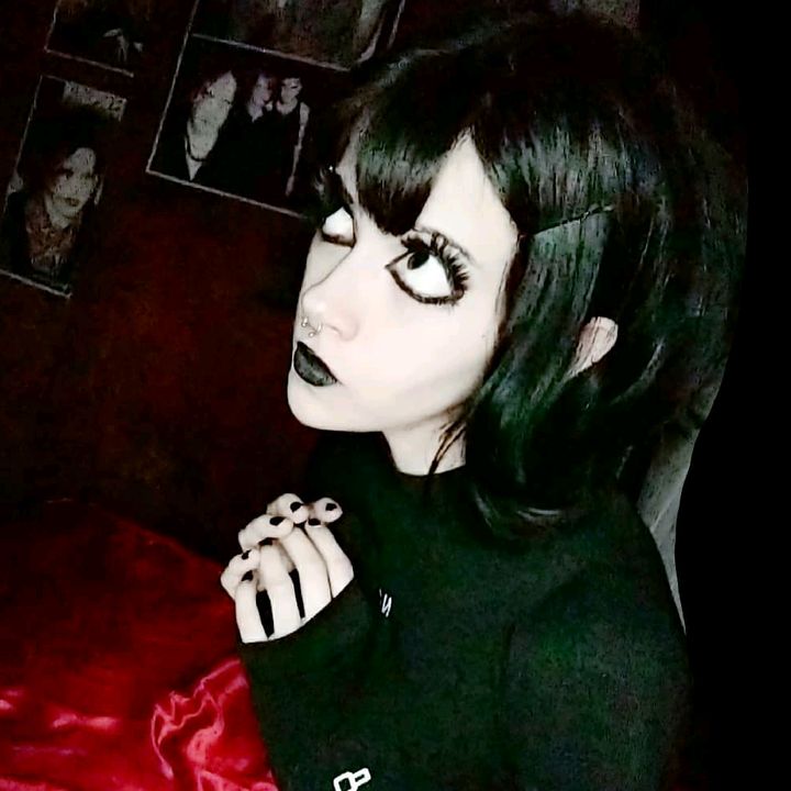 Profile Picture of Jennifer🦇 (@@jennyovska) on Tiktok