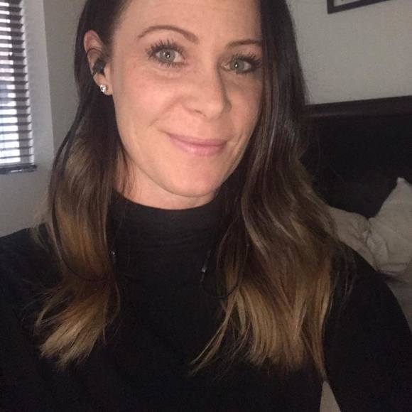 Profile Picture of Leah Hennessy (@lmhh308) on Poshmark