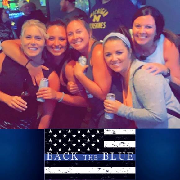 Profile Picture of Amanda Selke (@aselke) on Poshmark