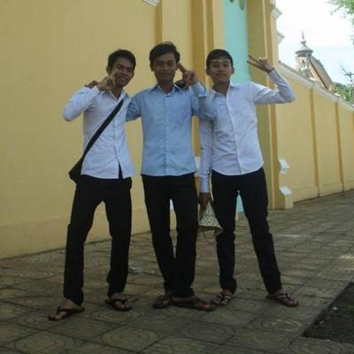 Profile Picture of Ros Seyha (@SeyhaMoeun) on Twitter