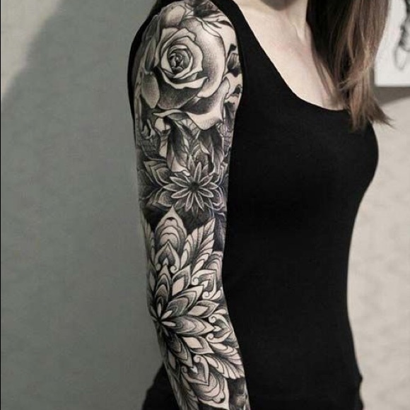 Profile Picture of Chelsey Hilyer (@hilyerchels) on Poshmark