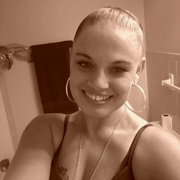 Profile Picture of Brittney Whitledge (@whit12345) on Poshmark