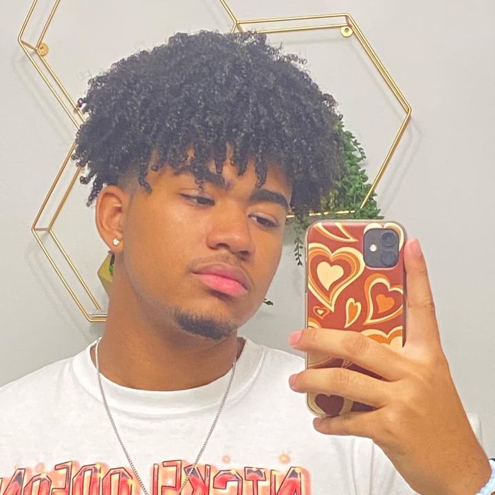 Profile Picture of   ronnie 🦋 (@ronniephobic)... (@ronniephobic) on Tiktok