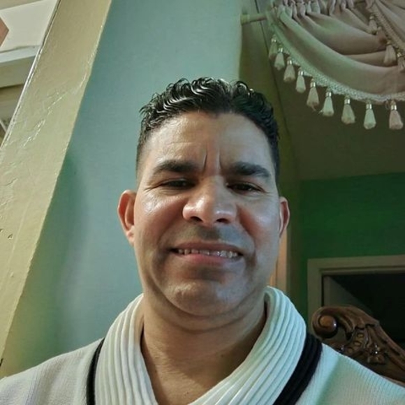 Profile Picture of Elvis Batista (@elvisbatista) on Poshmark