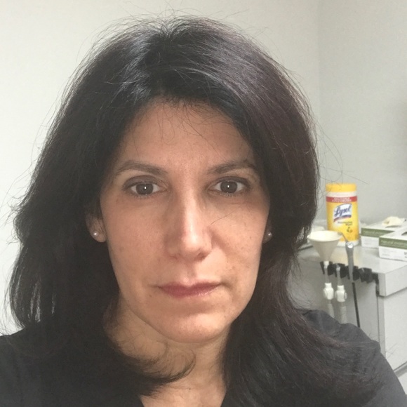 Profile Picture of Florence Bonadies (@florencerdh) on Poshmark