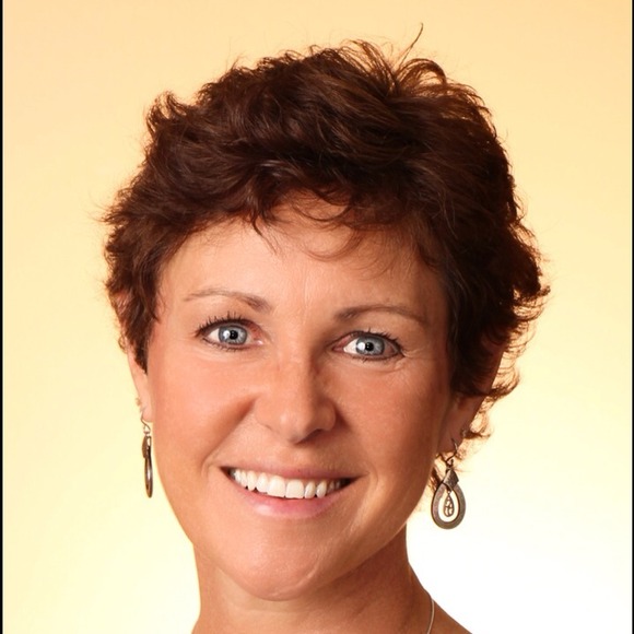 Profile Picture of Tammy Figler (@tammyfiglwr) on Poshmark