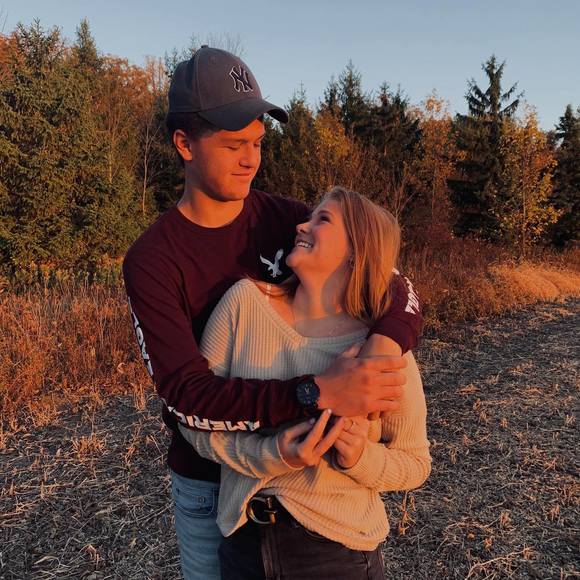 Profile Picture of Rachel Burman (@rachelburman11) on Poshmark