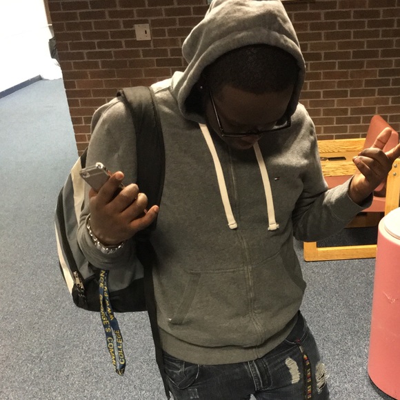 Profile Picture of James Gomillion (@guccigang31398) on Poshmark