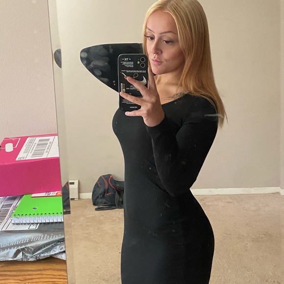 Profile Picture of Leah Clardie (@leah_clardie) on Poshmark