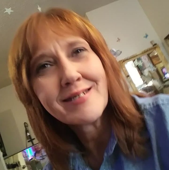 Profile Picture of Mona Mahana (@monamahana) on Poshmark