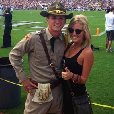 Profile Picture of Jillian (@jillianholub) on Twitter