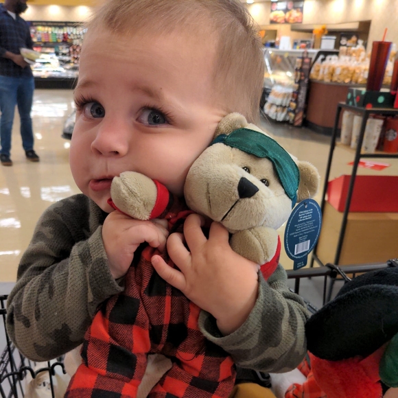 Profile Picture of Kelsey Sturgeon (@kelso310) on Poshmark