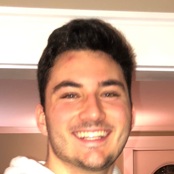 Profile Picture of Ryan Bredin (@rbredin) on Poshmark