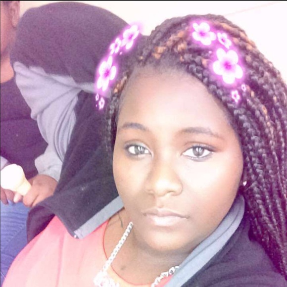 Profile Picture of Curtearreya Graham (@curtearreya) on Poshmark