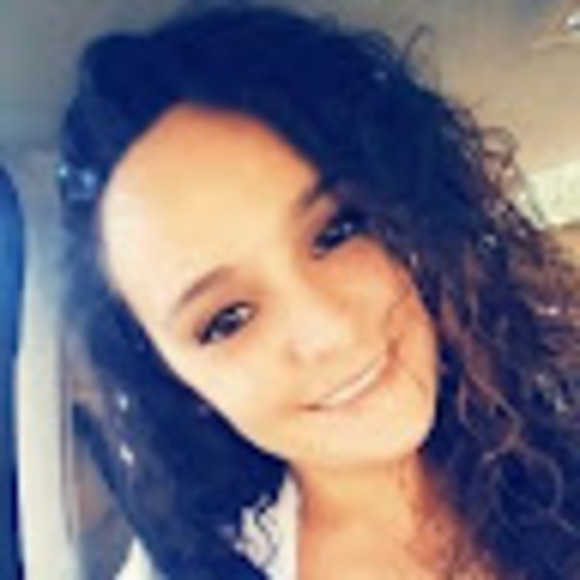 Profile Picture of Amber Ebert (@bellababyyy90) on Poshmark