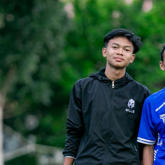 Profile Picture of ⚡ (@peterdennnn) on Tiktok