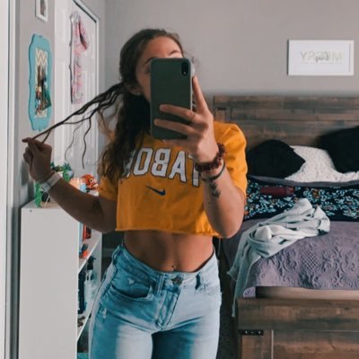 Profile Picture of Mia Miller (@millermia_) on Twitter