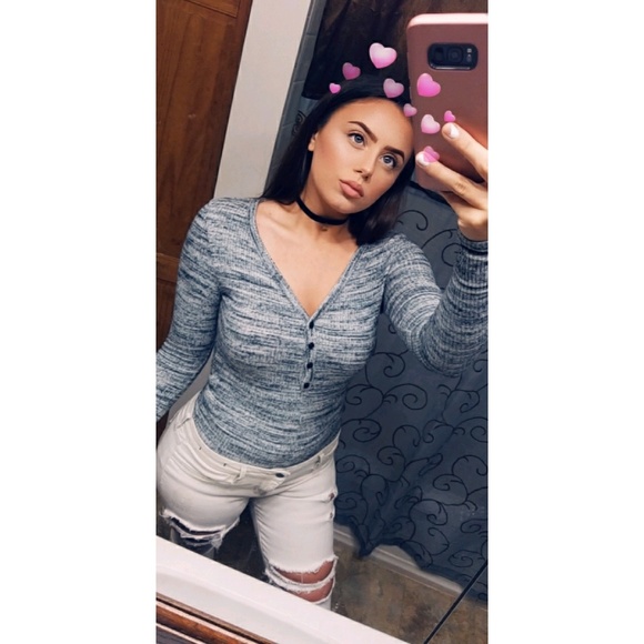 Alexandra Fink - Poshmark Profile Picture of Alexandra Fink (@alx08299) on Poshmark