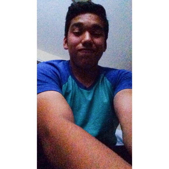 Profile Picture of Joel Chavez (@chavezjoel_) on Poshmark