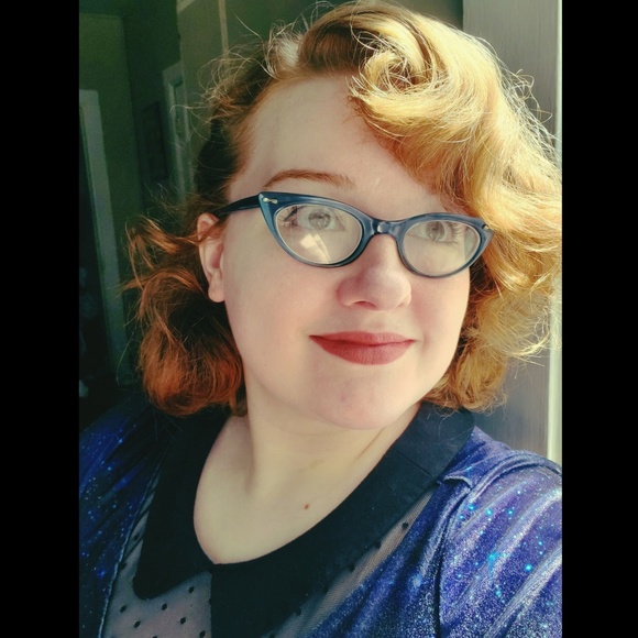 Profile Picture of Emily Mcdanel (@mcdanelthreads) on Poshmark