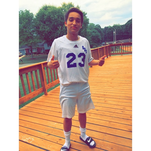 Profile Picture of Jason Carranza (@wolfhaley_99) on Poshmark