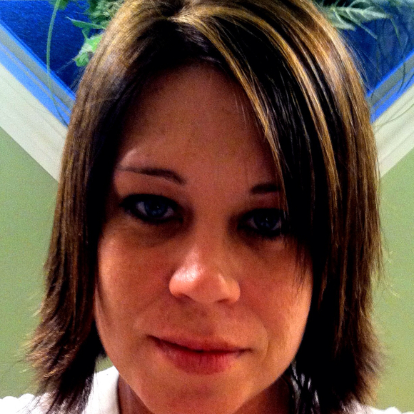 Profile Picture of Amanda Mcroberts (@mndygrl) on Poshmark