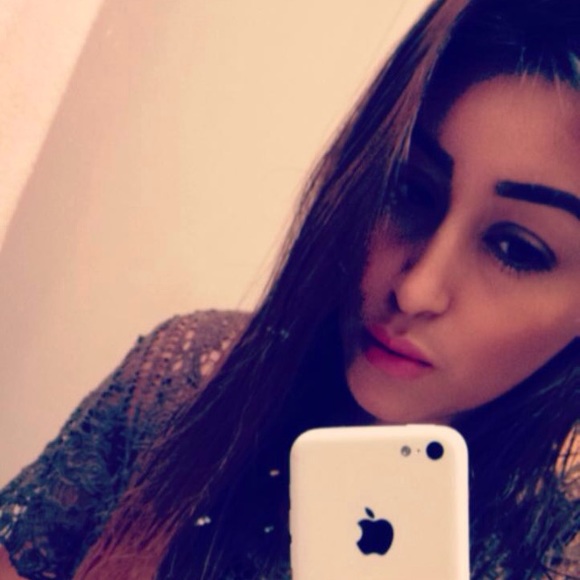 Profile Picture of Lucy Lopes (@lucymus_prime) on Poshmark