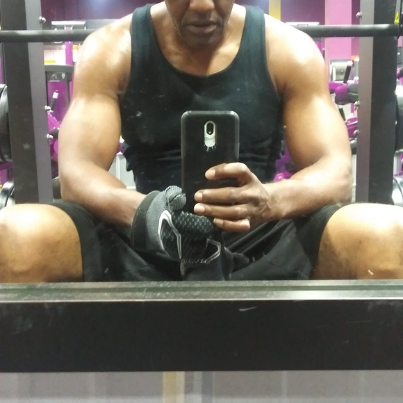 Profile Picture of Christopher Gulley (@gulleychris59) on Poshmark