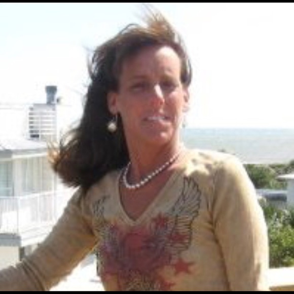 Profile Picture of Pamela Carroll (@carrolpl) on Poshmark