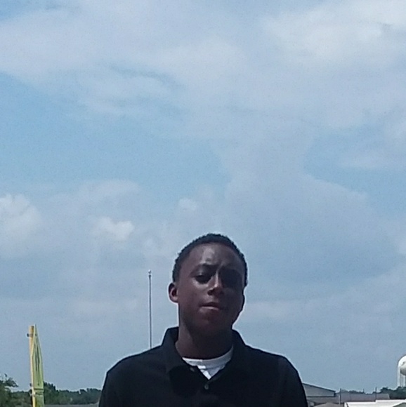 Profile Picture of Micah Owens (@micahowens) on Poshmark