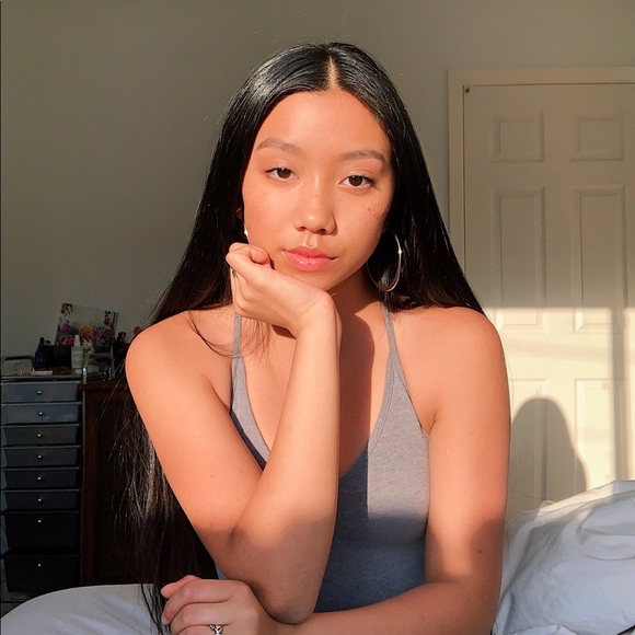 Profile Picture of Lauren Ho (@lohhhoo) on Poshmark