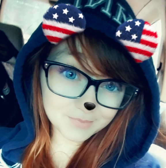 Mariah Arendt - Poshmark Profile Picture of Mariah Arendt (@doodles_1697) on Poshmark