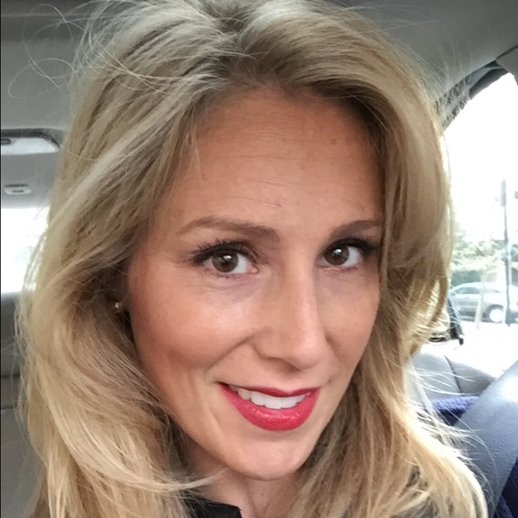 Profile Picture of Kate Chaput (@kjimis) on Poshmark
