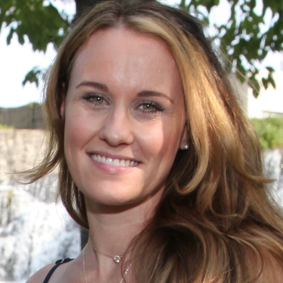 Profile Picture of Lindsay Preston (@lipreston) on Poshmark
