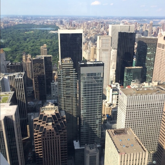 Profile Picture of Amy Holdener (@agaultney8) on Poshmark