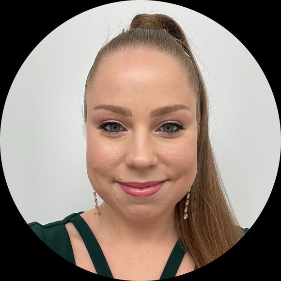 Profile Picture of Melissa Scheuerman (@mesilla19) on Poshmark