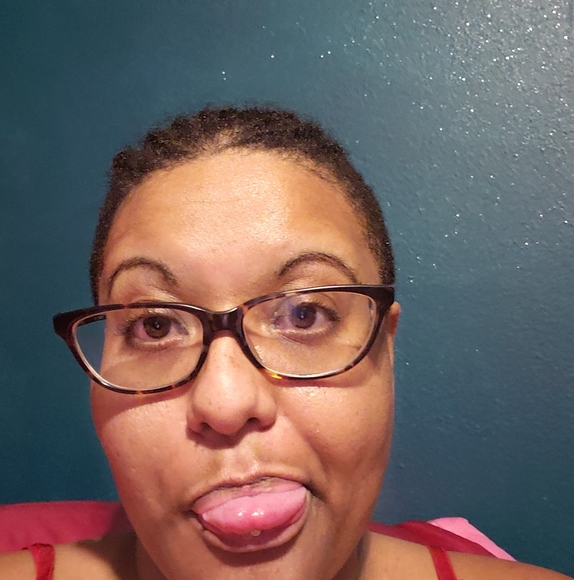 Profile Picture of Tiffany Bierd (@urslab) on Poshmark