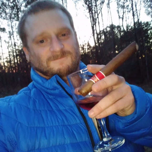 Profile Picture of Shawn Tracy (@shawntracy388) on Poshmark