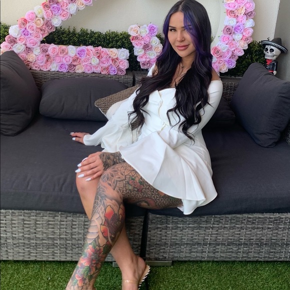 Profile Picture of Yvette Vanecek (@yvettevanecek) on Poshmark