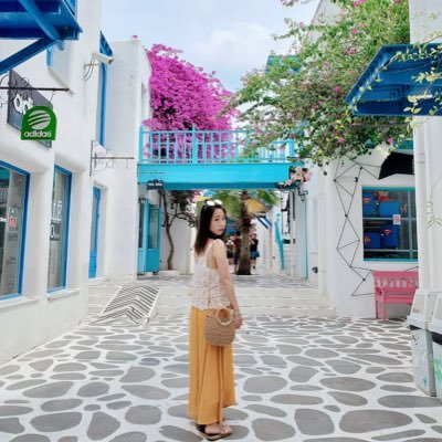 Profile Picture of CrystalMok (@crystal_mok) on Twitter