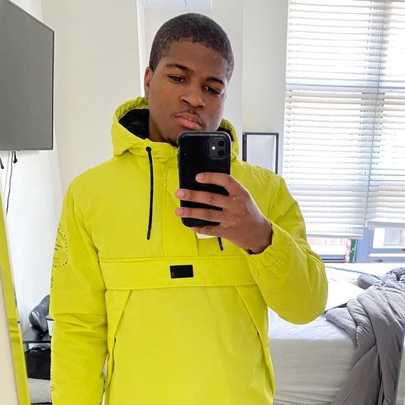 Profile Picture of Jovan Cook (@jo_cook_) on Poshmark