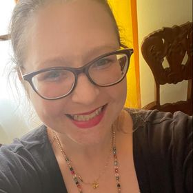 Profile Picture of 🔮Midnight Dreary Oddities🔮(Brandy) (@MidnightDrearyOddities) on Pinterest