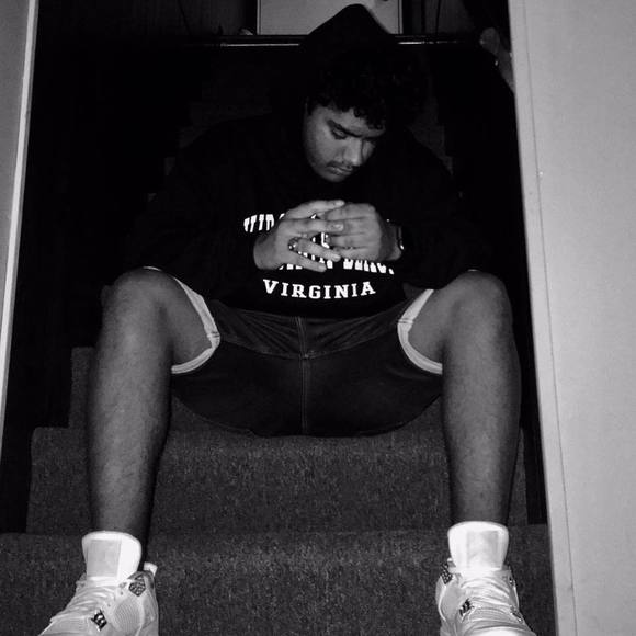 Profile Picture of Zachary Beck (@zb31) on Poshmark