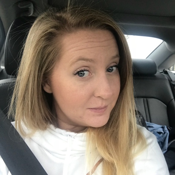 Profile Picture of Liz Crannell (@lcrannell) on Poshmark